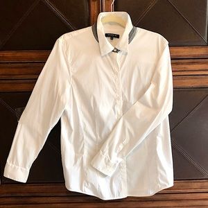 Lafayette 148 Size 14 White collared, button down shirt with stylized detail